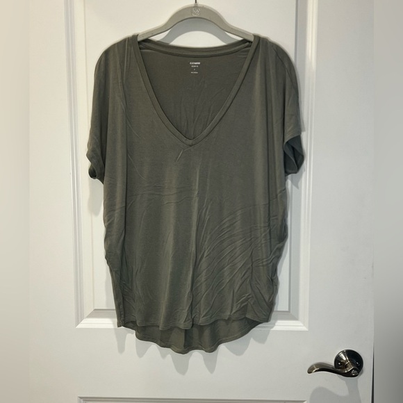 Express Grey Relaxed Short Sleeve V-Neck Tee Size Small - Picture 1 of 10